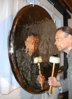 105 cm gro&szlig;er Gong von Martin Bl&auml;se