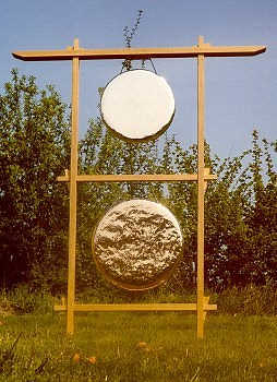 Zwei Gongs von Martin Bläse Zwei Gongs von Martin Bläse