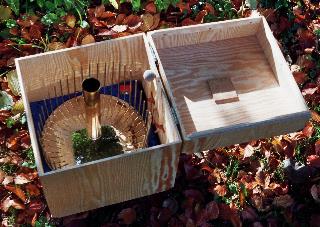 Kult-Ur-Sprung - Waterphone mit Kiste